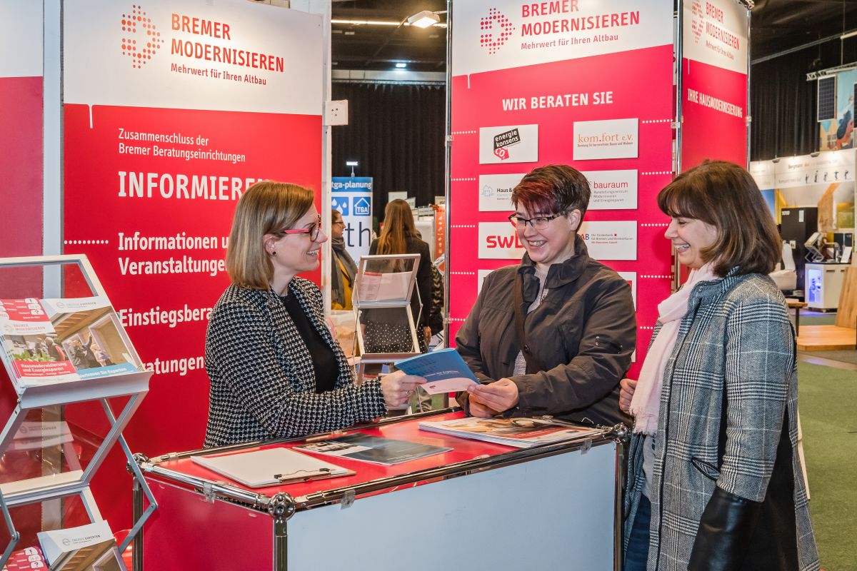 Beratungssituation am Bremer Modernisieren Stand auf den Bremer Altbautagen 2020